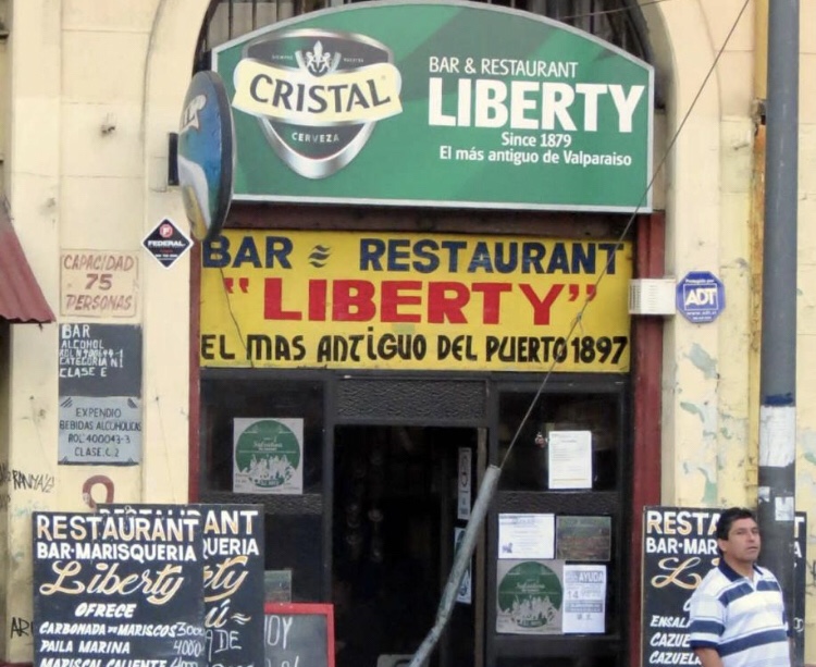 CLUB DEPORTIVO LIBERTY CELEBRA ANIVERSARIO CON FIESTA EN PLAZA ECHAURREN