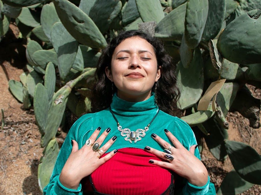 PODCAST: CONSTANZA NAHUELPAN LANZA SU DISCO “LAS ENTRAÑAS” Y CONVERSA CON RITOQUE FM