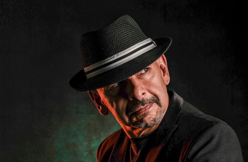 CARLOS VÁSQUEZ SAVINA. EL CHILENO QUE DA UNA VUELTA DE TUERCA AL TANGO, VUELVE DE ARGENTINA