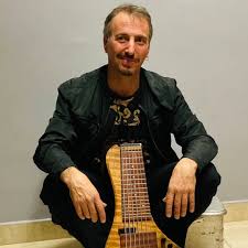 UNA VIDA DEDICADA A LA MÚSICA Y EL JAZZ CON  TOQUE PERSONAL